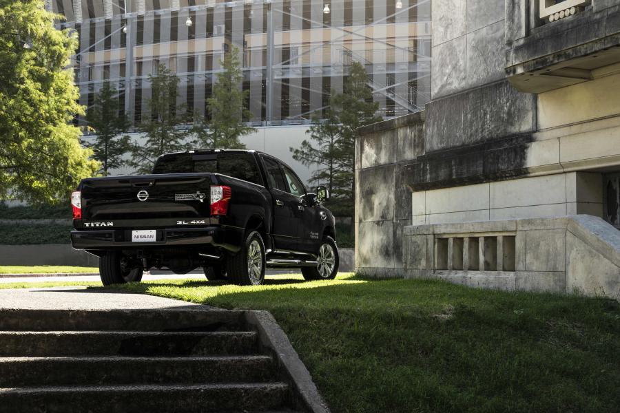  Nissan Texas Titan Crew Cab 2016 года  (фото 9 из 20)